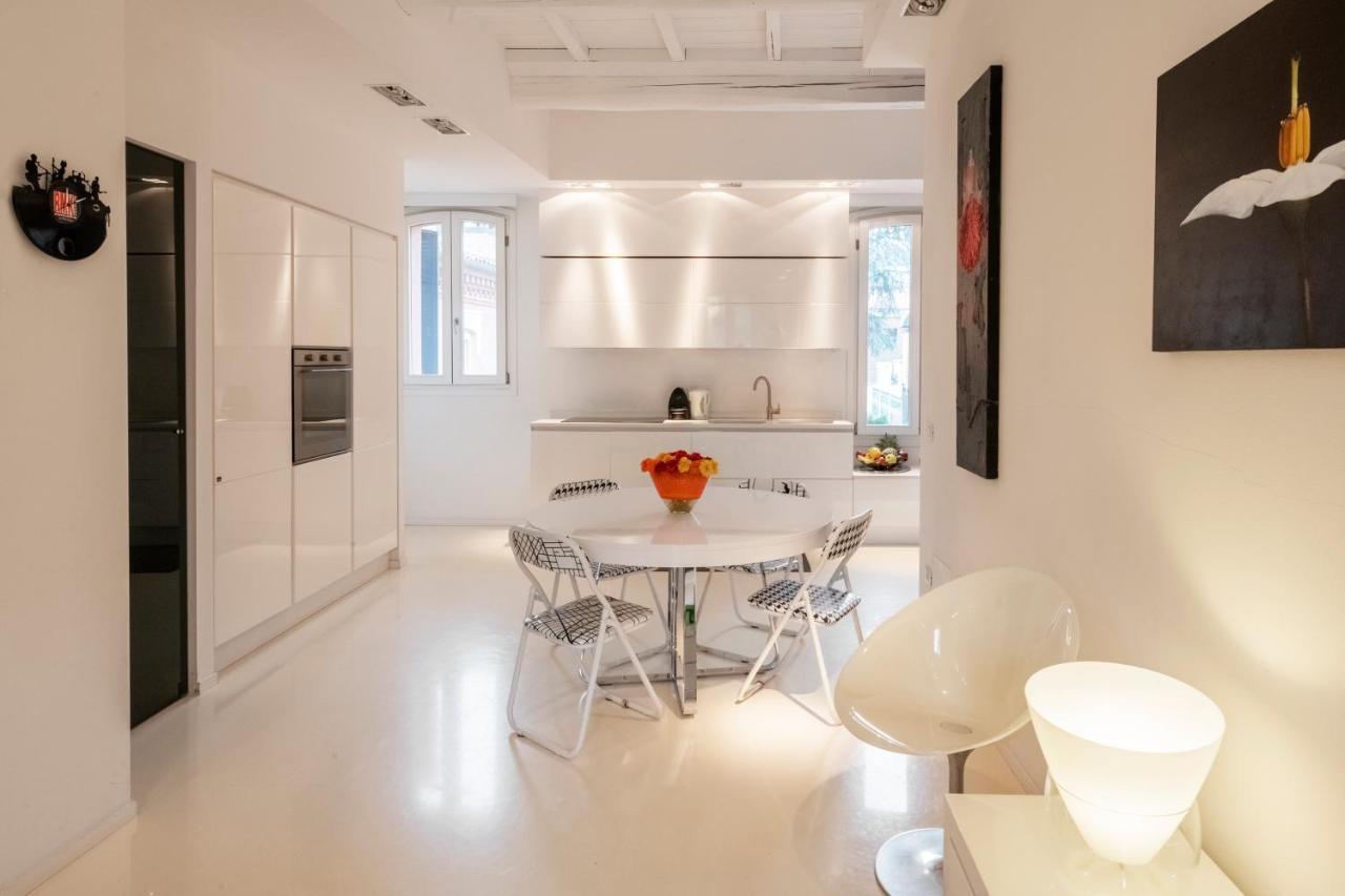 Villa Charming Flat In Centro A Ferrara Con Posto Auto Exterior foto