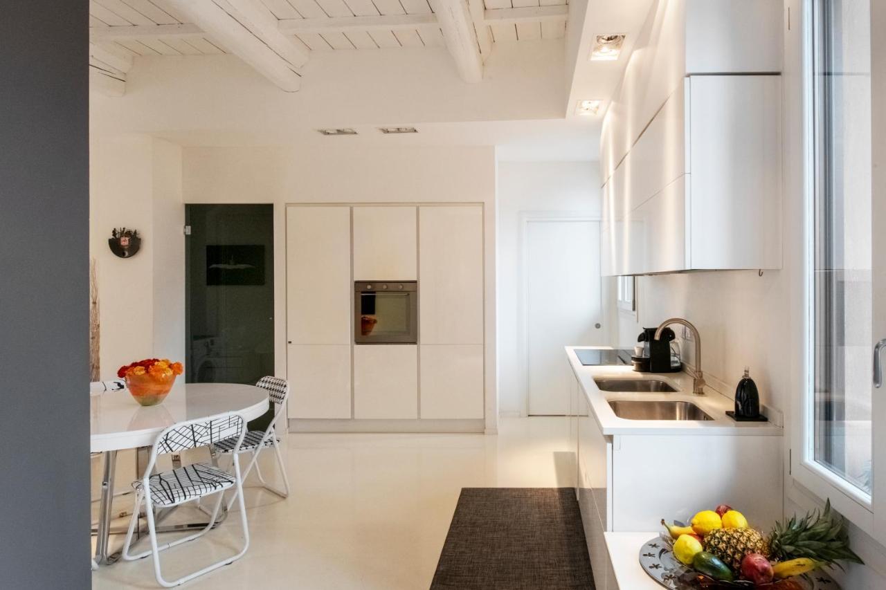 Villa Charming Flat In Centro A Ferrara Con Posto Auto Exterior foto